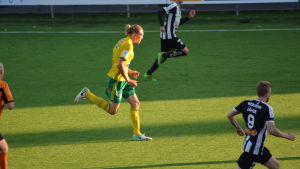 Teemu Penninkangas gjorde sitt första mål för Ilves i ligan. Teemu Penninkangas löper på Sandviken i Vasa.