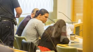 Ex-pojkvännen under slutpläderingen Den dömdas ex-pojkvän under slutpläderingen.