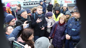 Migrationsverkets direktör Jaana Vuorio besöker asyldemon i Helsingfors Migrationsverkets chef Jaana Vuorio besöker asyldemon i Helsingfors