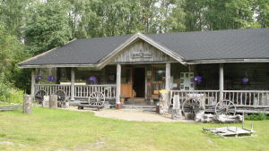 Restaurangen i Uttermossa. Caféet vid Soldattorpet i Uttermossa är byggd i gammal stil med byggmaterial från det gamla torpet.