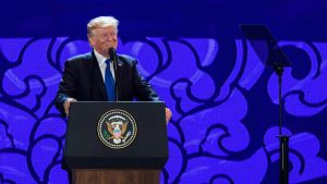 USA:s president Donald Trump vill ingå fördelaktigare handelsavtal Donald Trump talar på APEC-toppmötet