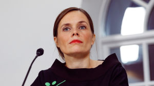 Islands nya statsminister Katrín Jakobsdottír under torsdagens presskonferens i Reykjavik.