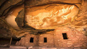De här 800 år gamla ruinerna hör till de cirka 100 000 arkeologiska platser som finns i Bears Ears. De här 800 år gamla ruinerna hör till de cirka 100 000 arkeologiska platser som finns i Bears Ears.