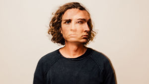 Rafael Donner har kritiskt beskrivit könsroller. dubbelexponerad bild av rafael donner