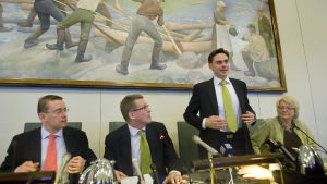 Stefan Wallin i Matti Vanhanens regering 2007. Stefan Wallin i Matti Vanhanens regering 2007.