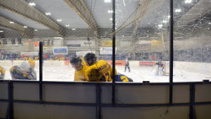 Arkivbild från Hunters match tidigare under säsongen. Hunters i blått. Borgå Hunters spelar i Finlandsserien