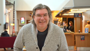 Mikael Lindfelt är vicerektor på Åbo Akademi och han ser ett magisterprogram som ett komplement till den nuvarande juridikutbildningen. Porträtt Mikael Lindfelt.