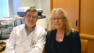 Verkställande direktör för Åbolands sjukhus, Reijo Grönfors, och ekonomichef Mona Rönnholm. Reijo Grönroos och Mona Rönnholm