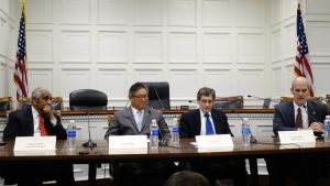 Nordkorea har ofta använt fängslade koreansk-amerikaner som Kenneth Bae (andra från vänster) som spelbrickor i förhandlingar med USA. Bae frigavs år 2016 efter två år i ett nordkoreanskt fångläger
