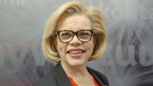 Hanna Markkula-Kivisilta, generalsekreterare för Rädda barnen. Hanna Markkula-Kivisilta Aamu-Tv:n lämpiössä.