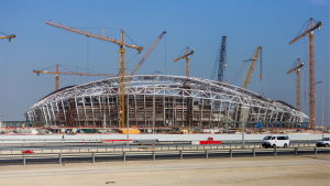Stadionbyggen i Qatar har kritiserats på grund av undermåliga förhållanden för arbetarna. Stadionbyggen i Qatar har kritiserats på grund av undermåliga förhållanden för arbetarna.