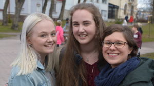 Sanja Väyrynen, Alexandra Björkestam och Julia Gustafsson. Danseleverna Sanja Väyrynen och Alexandra Björkestam och danslärare Julia Gustavsson