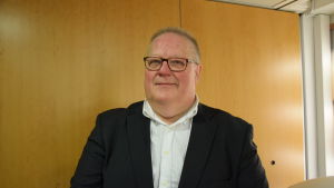 Ari Hämäläinen är initiativtagare till namninsamlingen om att höja mjölkpriset. Bild på initiativtagare Ari Hämäläinen.