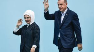 Recep Tayyip Erdoğan och hans hustru Emine. Valkampanj 17.6.2018 i Istanbul. Recep Tayyip Erdogan och hans hustru Emine. Valkampanj 17.6.2018 i Istanbul.