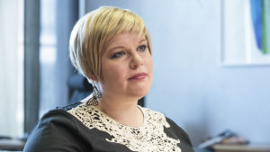 Familje- och omsorgsminister Annika Saarikko. Kuvassa perhe- ja peruspalveluministeri Annika Saarikko.