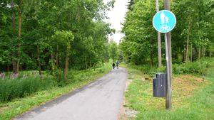 En cykelväg har byggts mellan Kisakallio och Lojo centrum. Cykelväg i Lojo.