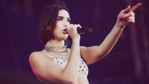 Dua Lipa oli yksi viikonlopun odotetuimmista esiintyjistä. Dua Lipa Ruisrockissa.