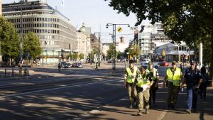 Den slutgiltiga informationen om säkerhetsarrangemangen i Helsingfors kunde fastställas bara några dagar innan mötet. Poliser i centrum av Helsingfors