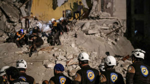 Över 500 civila har dödats i offensiven mot Idlib, många av dem dödades i urskiljningslösa flygattacker mot civila områden Bild på förstörelsen i Idlib, bilden från april 2018