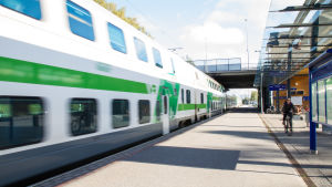 Enligt Jormalainen sker liknande misstag ett par gånger om året. Tåg på en tågstation