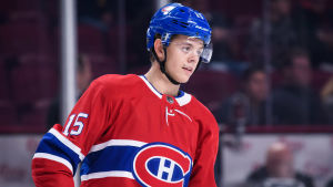 Ung, yngre, yngst. Jesperi Kotkaniemi är den första NHL-spelaren som är född på 2000-talet. Montreals Jesperi Kotkaniemi på isen inför matchen mot Toronto.