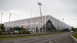 Strandvall hoppas att publiken hittar till arenan i år. Elisa stadion i Vasa