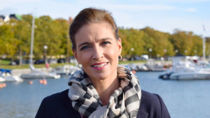 Ira Hammermann halkade in i branschen av misstag. Ira Hammerman vid havet i Eira, Helsingfors 1.10.2018.