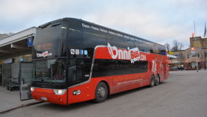 Arkivbild. Snart kommer Onnibuss-bolagets dubbeldäckare inte att köra till Borgå. Istället trafikerar bolagets långfärdsbussar via Borgå. Onnibus buss