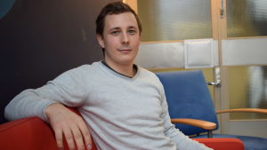 Mathias Brunnsberg är styrelseordförande i Uplus, ett företag som ger privatlektioner även på svenska. Mathias Brunnsberg är styrelseordförande i Uplus-företaget som erbjuder privat undervisning mot betalning.