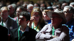 Audience affected by the speech of Prime Minister Scott Morrison, apologizing for the victims of sexual abuse.