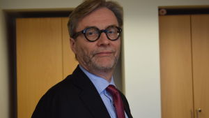 Markku Mäkijärvi har utrett framtiden för Raseborgs sjukhus. Markku Mäkijärvi är HUS projektansvariga för nya patientdataprojektet Apotti.