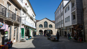I den spanska staden Pontevedra började man tänka om. Satsningen på en renare och fotgängarvänligare stad gav resultat, och staden är omåttligt populär. Pontevedra, Spanien