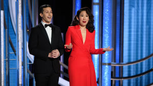 Värdduon Andy Samberg och Sandra Oh inledde kvällen med skämt om Oscarsgalans värdkris. Andy Samberg och Sandra Oh agerade värdduo på galan.