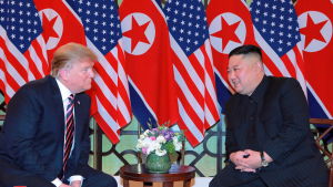 Trump och Kim under toppmötets första dag i Hanoi Donald Trump och Kim Jong-un i Hanoi den 27 februari 2019.