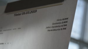 Studentrabatterna är mycket uppskattade, men trots dem är det svårt att få ekonomin att gå ihop utan lån. Studentförmånaer, som billigare lunch, uppskattas starkt av studerande.