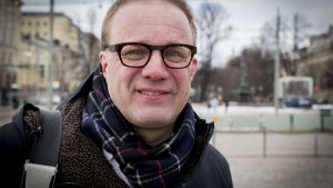 Pekka Timonen är vd för evenemangsbranschens intresseorganisation. Lahden kaupunginjohtaja Pekka Timonen Esplanadin puistossa Helsingissä.
