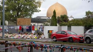 Minnesplatsen utanför Masjid Al Noor-moskén i Christchurch på fredag morgon. Minnesplatsen utanför Masjid Al Noor-moskén i Christchurch på fredag morgon.