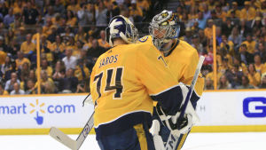 Nashville kör med två finländska målvakter. Målvakterna Juuse Saros och Pekka Rinne möts på isen