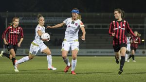 PK-35 spelar också i år i Champions League-kvalet trots division 1-statusen. Här möter PK svenska Rosengård 2015. PK-35 Vantaa mot Rosengård i CL 2015.