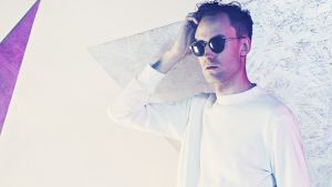 För ett år sen utmanade Axel Brink på Vegatoppen under artistnamnet Bachelor of hearts Bachelor Of Hearts.