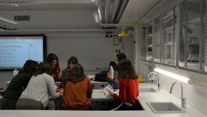 Utbyteselever från Grekland, Portugal och Estland vid Borgaregatans skola. Utbyteselever från Portugal.