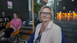 Laila Andersson berättar att Prakticum också hoppas på att få fira mer den 29 augusti. (Arkivbild.) Laila Andersson rehtori oppilaitosessa Prakticum.