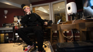Isac Elliot kommer i framtiden vara med och skriva alla sina låtar. Isac Elliot