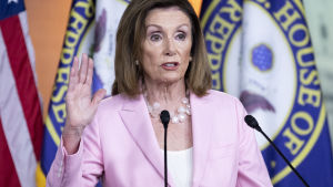 Representanthusets talman Nancy Pelosi har hittills varit tveksam till riksrättsförfarande mot Trump Representanthusets talman Nancy Pelosi