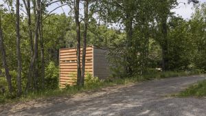 Keramikmuseet KWUM är ritat av arkitekten Tuomo Siitonen. Keramikmuseet KWUM i Fiskars