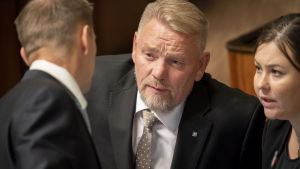 Jukka Mäkynen (Sannf) i riksdagen. Jukka Mäkynen ja Sanna Antikainen eduskunnassa 23.10.2019