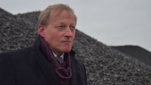 Företaget har vidtagit en hel del åtgärder för att minimera det här dammproblemet, säger verkställande direktör Joakim Laxåback. Joakim Laxåback.