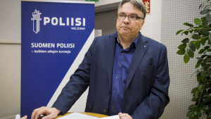 Kriminalkommissarie Toni Uusikivi är inte överraskad över att det rör sig mycket droger i Helsingfors. Arkivbild. Rikoskomisario Toni Uusikivi, Helsingin poliisi