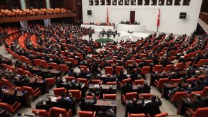 Turkiets parlament röstar för att sända trupper till Libyen Turkiets parlament röstar för att sända trupper till Libyen
