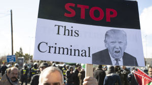 Protest mot president Trumps nya fredsförslag, nära USA:s ambassad i Amman, Jordanien 31.1.2020. Protest mot president Trumps nya fredsförslag, nära USA:s ambassad i Amman, Jordanien 31.1.2020.
